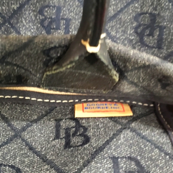 EUC DOONEY BOURKE SIGNATURE JACQUARD SATCHEL. - Picture 14 of 16